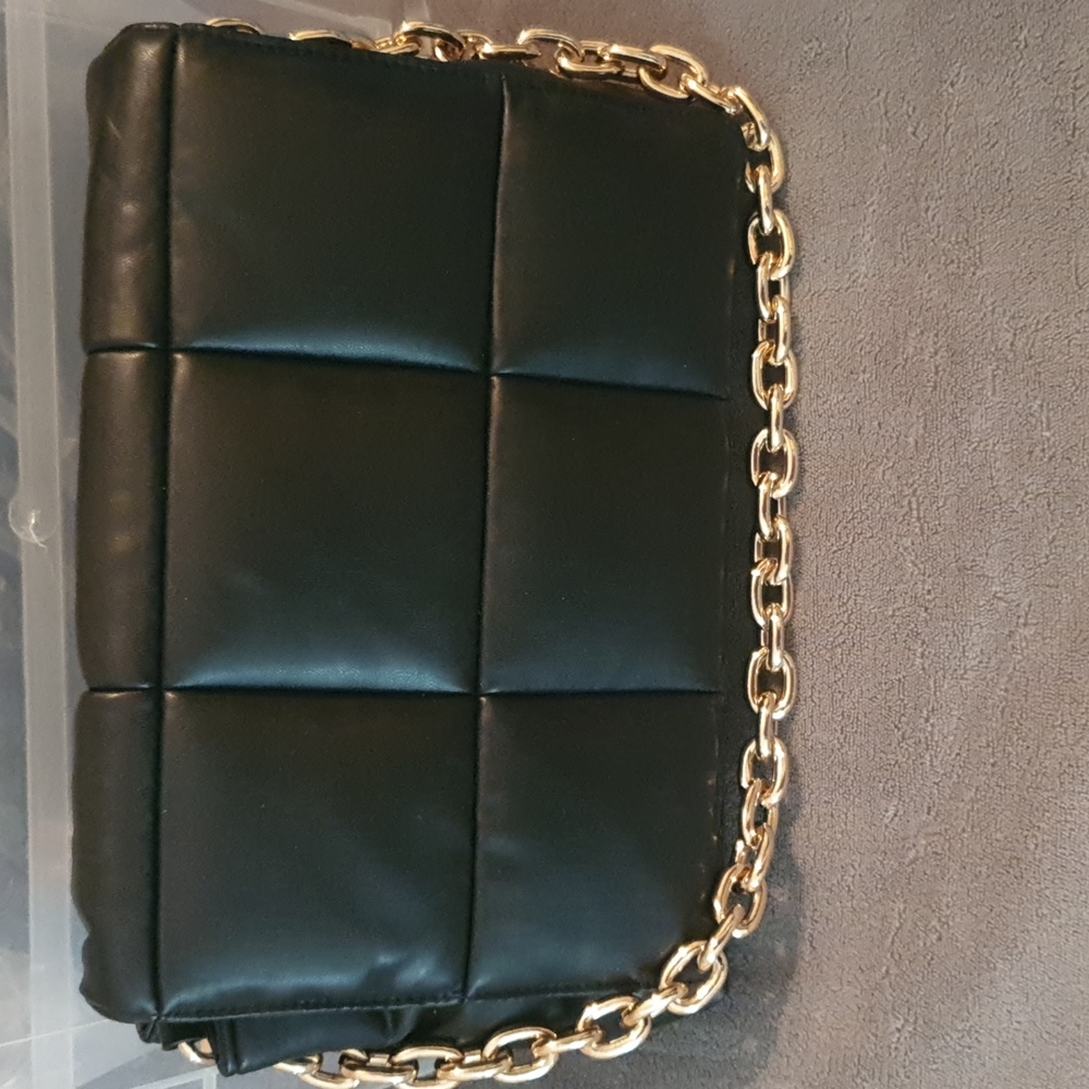 NWT H&M Vegan Black Quilted Purse